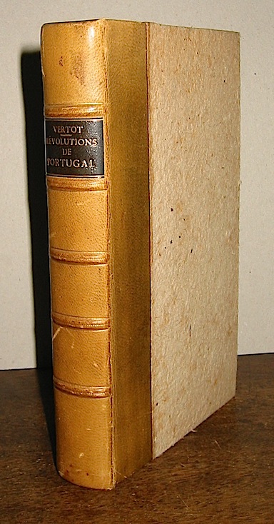 Abbé de Vertot Révolutions de Portugal. Nouvelle édition, revue & augmentée 1786 La Haye P. Gosse et D. Pinet